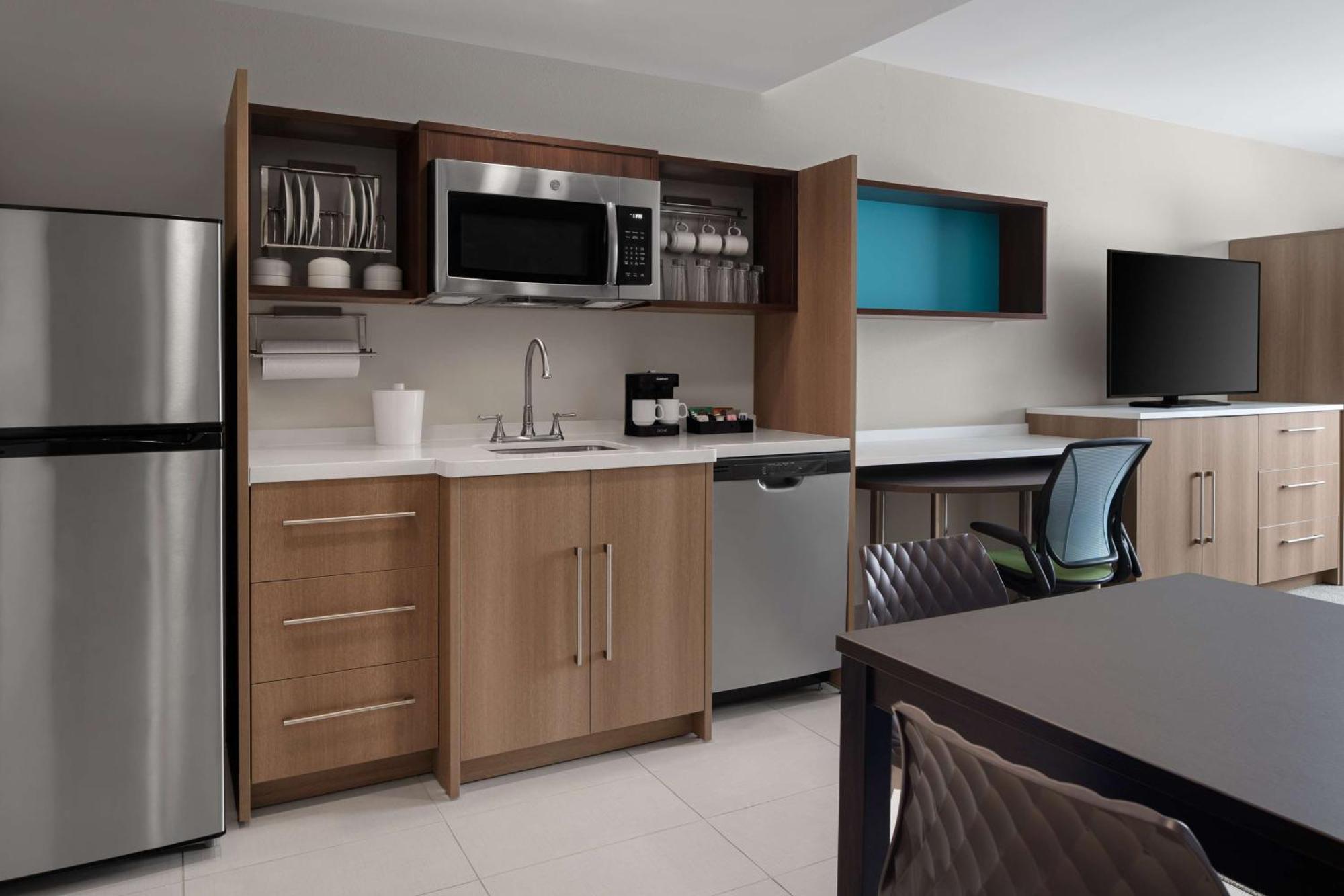 Home2 Suites By Hilton Des Moines At Drake University Ngoại thất bức ảnh