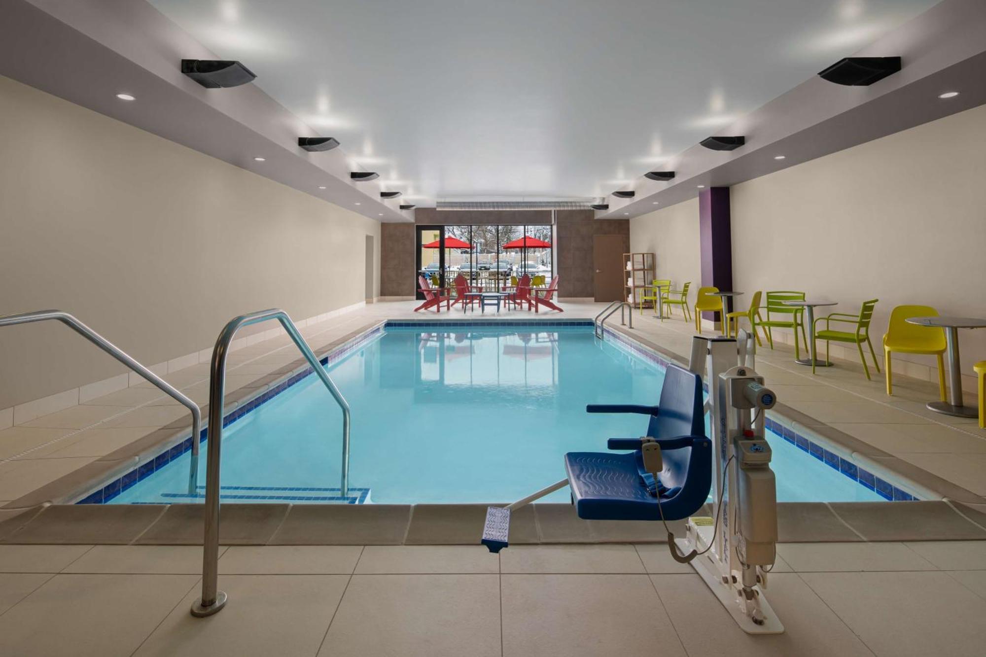 Home2 Suites By Hilton Des Moines At Drake University Ngoại thất bức ảnh