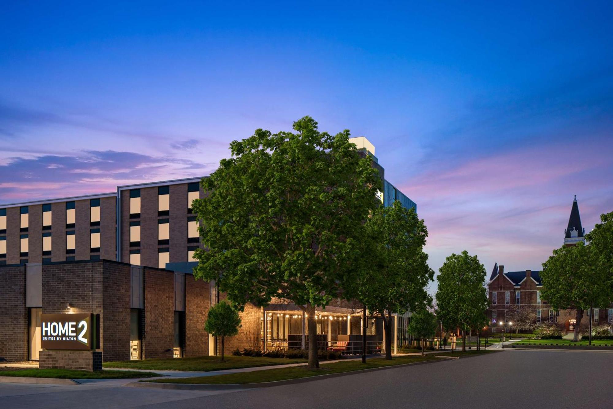Home2 Suites By Hilton Des Moines At Drake University Ngoại thất bức ảnh